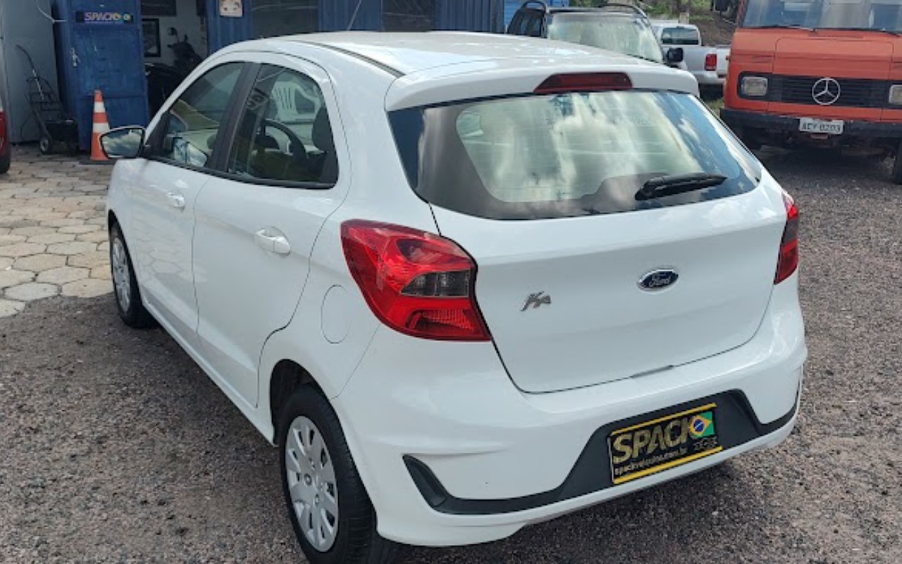 imagem-https://www.socarrao.com.br/sc-vehicle-images-prod/950422/1774118528904-SU1HXzIwMjYwMzIxXzEzNTgyNzEzNl9IRFIuanBn.jpg