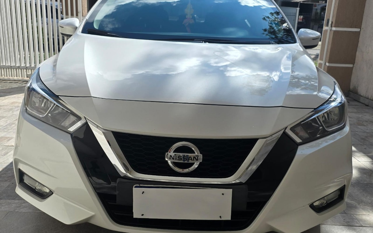 Nissan VERSA Advance 1.6 16V Flex Aut. na cor Branco em Curitiba / PR - 950602