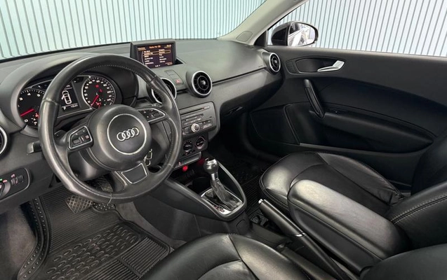 imagem-https://www.socarrao.com.br/sc-vehicle-images-prod/950635/1774640874713-7919802_7_B_b55a154e08.jpeg