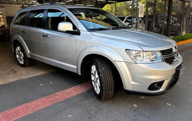 imagem-https://www.socarrao.com.br/sc-vehicle-images-prod/950965/1774210005218-640_480_dodge-journey-rt-3-6-aut-13-13-a9b849-2.jpg