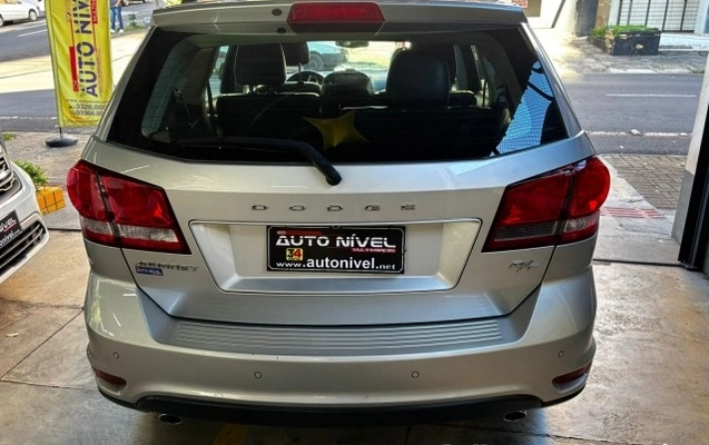 imagem-https://www.socarrao.com.br/sc-vehicle-images-prod/950965/1774210005220-640_480_dodge-journey-rt-3-6-aut-13-13-a9b849-4.jpg