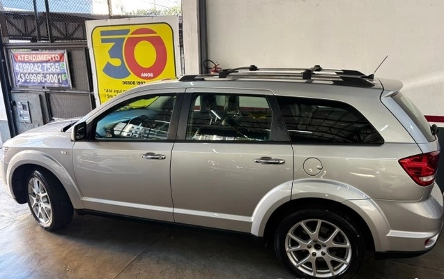 imagem-https://www.socarrao.com.br/sc-vehicle-images-prod/950965/1774210005221-640_480_dodge-journey-rt-3-6-aut-13-13-a9b849-5.jpg