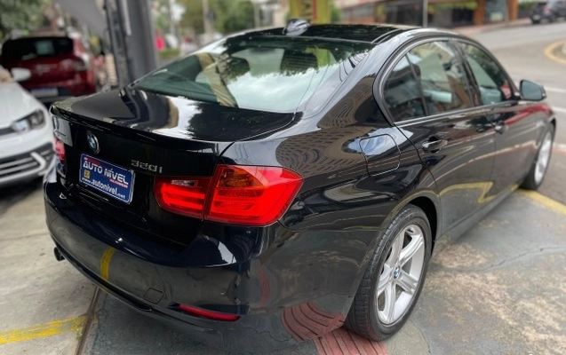 imagem-https://www.socarrao.com.br/sc-vehicle-images-prod/950966/1774210024621-640_480_bmw-serie-3-320i-2-0-activeflex-sport-15-15-74204d-5.jpg