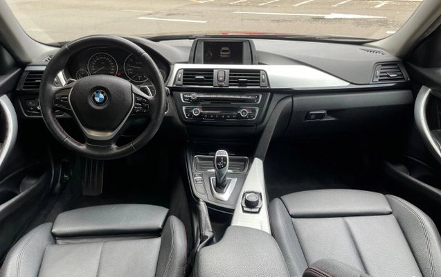 imagem-https://www.socarrao.com.br/sc-vehicle-images-prod/950966/1774210024623-640_480_bmw-serie-3-320i-2-0-activeflex-sport-15-15-74204d-10.jpg