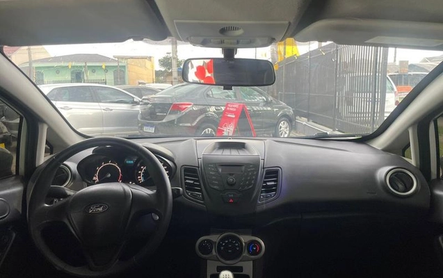 imagem-https://www.socarrao.com.br/sc-vehicle-images-prod/951294/1789129811710-7641686_8_B_e6cdb1b853.jpeg