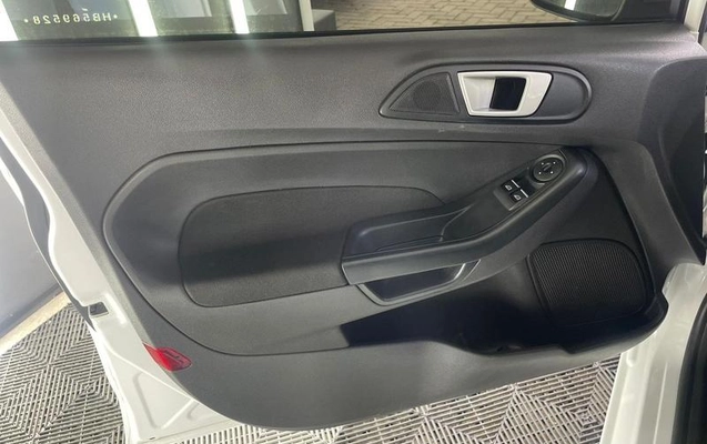 imagem-https://www.socarrao.com.br/sc-vehicle-images-prod/951294/1789129811718-7641686_3_B_674e01882a.jpeg