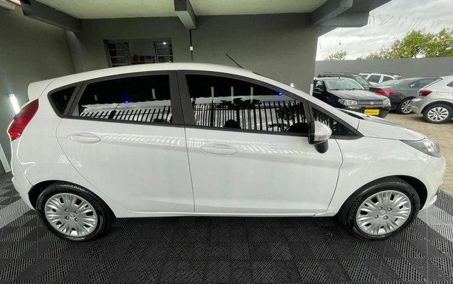 imagem-https://www.socarrao.com.br/sc-vehicle-images-prod/951294/1789129811737-7641686_15_B_f60aa21215.jpeg