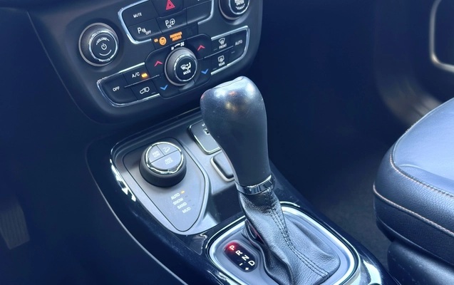 imagem-https://www.socarrao.com.br/sc-vehicle-images-prod/951400/1774268317869-8_043947.jpg
