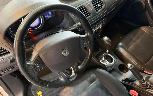 imagem-https://www.socarrao.com.br/sc-vehicle-images-prod/952188/1787839252710-7920460_11_B_a0e0db2298.jpeg