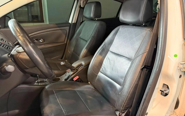 imagem-https://www.socarrao.com.br/sc-vehicle-images-prod/952188/1787839252710-7920460_11_B_a6c411802e.jpeg