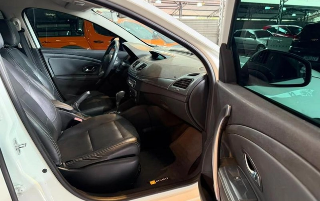 imagem-https://www.socarrao.com.br/sc-vehicle-images-prod/952188/1787839252718-7920460_7_B_0f157c425a.jpeg