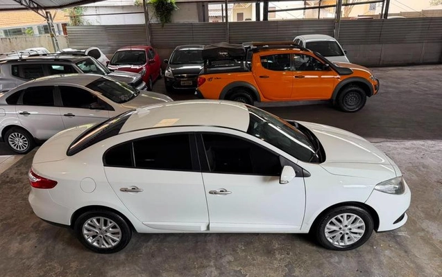 imagem-https://www.socarrao.com.br/sc-vehicle-images-prod/952188/1787839252725-7920460_0_B_fc8ee63649.jpeg