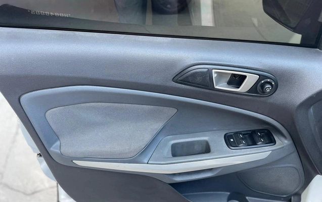 imagem-https://www.socarrao.com.br/sc-vehicle-images-prod/952348/1774273450394-5c4f969df2d34654861e736a0ce0d2c9_1774273358062.jpeg