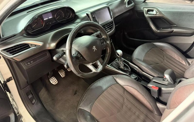 imagem-https://www.socarrao.com.br/sc-vehicle-images-prod/952841/1788556916541-7781045_6_B_a5c42df284.jpeg