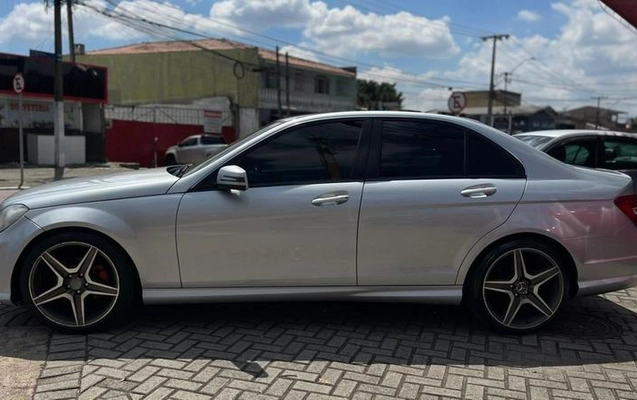 imagem-https://www.socarrao.com.br/sc-vehicle-images-prod/953282/1778850601532-7922349_0_B_775e7ca5a5.jpeg