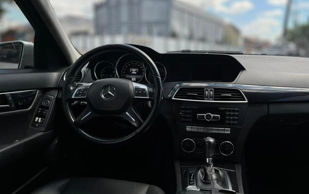 imagem-https://www.socarrao.com.br/sc-vehicle-images-prod/953282/1778850601535-7922349_9_B_5784784506.jpeg