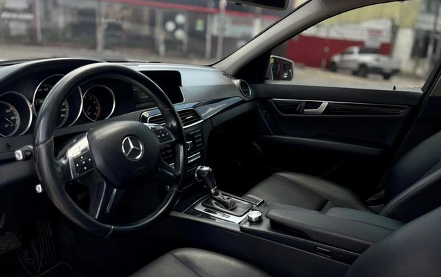imagem-https://www.socarrao.com.br/sc-vehicle-images-prod/953282/1778850601537-7922349_14_B_f959889bac.jpeg