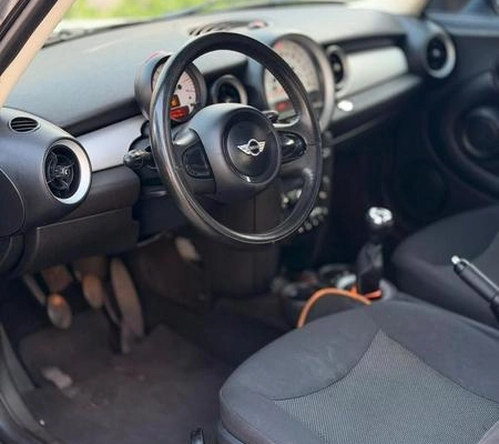 imagem-https://www.socarrao.com.br/sc-vehicle-images-prod/953561/1789400068725-7889909_11_B_cd39e460c2.jpeg