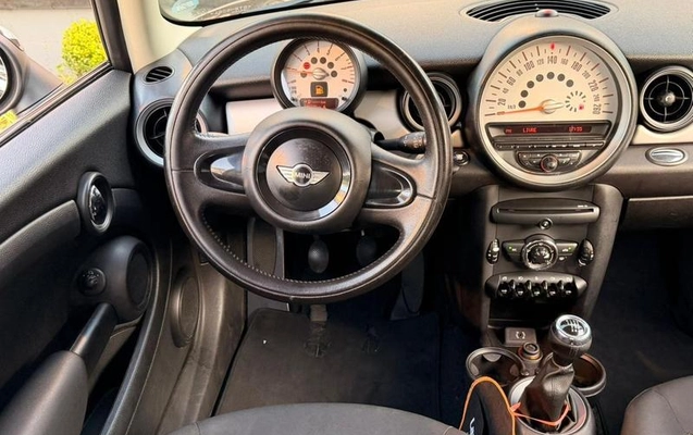 imagem-https://www.socarrao.com.br/sc-vehicle-images-prod/953561/1789400068727-7889909_11_B_a0f4770d4e.jpeg