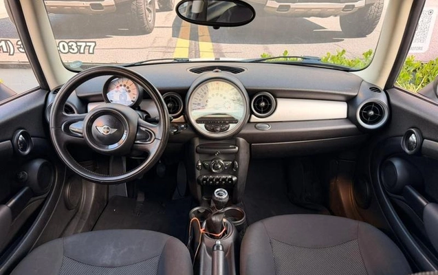 imagem-https://www.socarrao.com.br/sc-vehicle-images-prod/953561/1789400068729-7889909_11_B_2c0ee2f9d9.jpeg