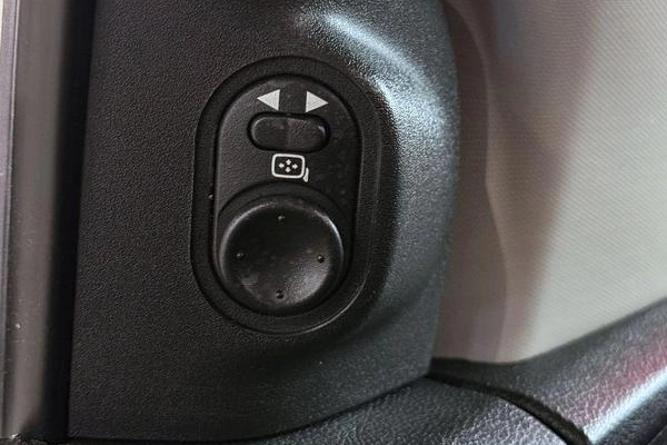 imagem-https://www.socarrao.com.br/sc-vehicle-images-prod/953777/1784740664514-7756021_15_B_228cb6ebd5.jpeg