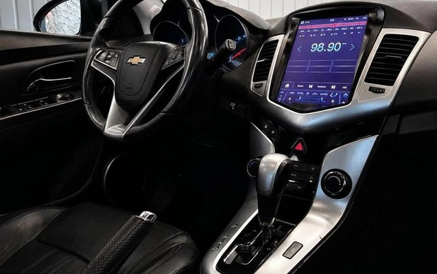 imagem-https://www.socarrao.com.br/sc-vehicle-images-prod/953924/1784663088587-7923602_8_B_54ddae4140.jpeg