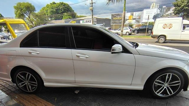 imagem-https://www.socarrao.com.br/sc-vehicle-images-prod/954136/1789569606042-7923765_2_B_350662a127.jpeg