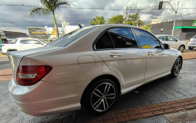 imagem-https://www.socarrao.com.br/sc-vehicle-images-prod/954136/1789569606042-7923765_3_B_9421970aa1.jpeg
