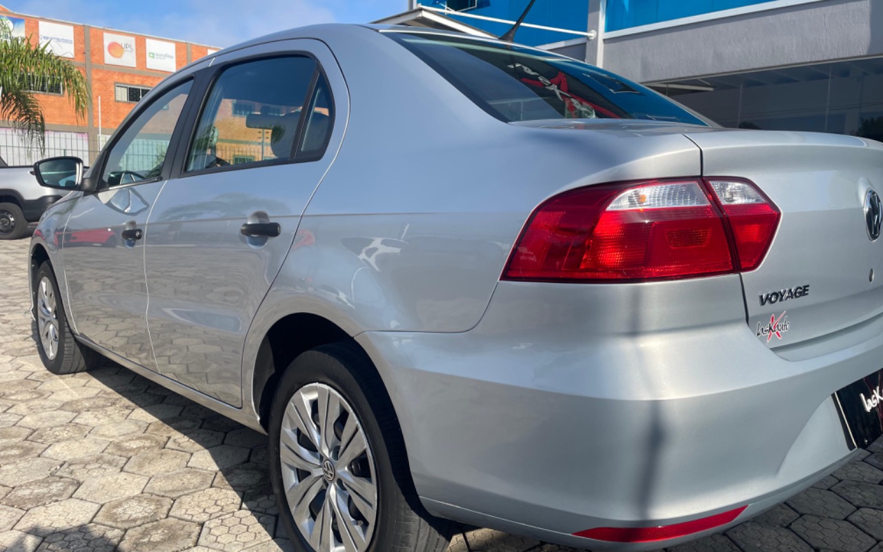 imagem-https://www.socarrao.com.br/sc-vehicle-images-prod/954666/1774354826742-RkQwM0U5REEtMjYwNi00QjZFLUI2MkEtRUZEMTM1NjNEOTAzLmpwZWc.jpeg