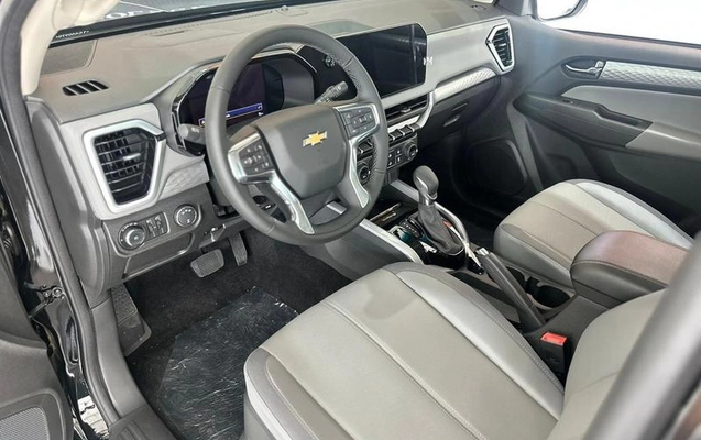 imagem-https://www.socarrao.com.br/sc-vehicle-images-prod/955688/1786791778743-7925632_11_B_d506cd66b0.jpeg