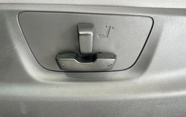 imagem-https://www.socarrao.com.br/sc-vehicle-images-prod/955688/1786791778747-7925632_14_B_9129ce8c20.jpeg