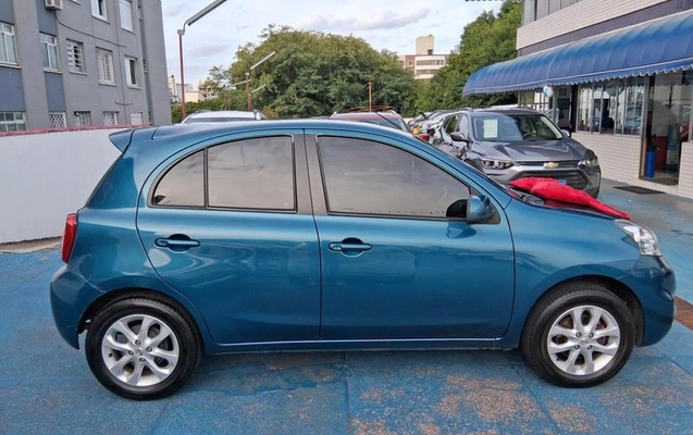 imagem-https://www.socarrao.com.br/sc-vehicle-images-prod/955769/1789650730086-7914443_3_B_a9775bce62.jpeg