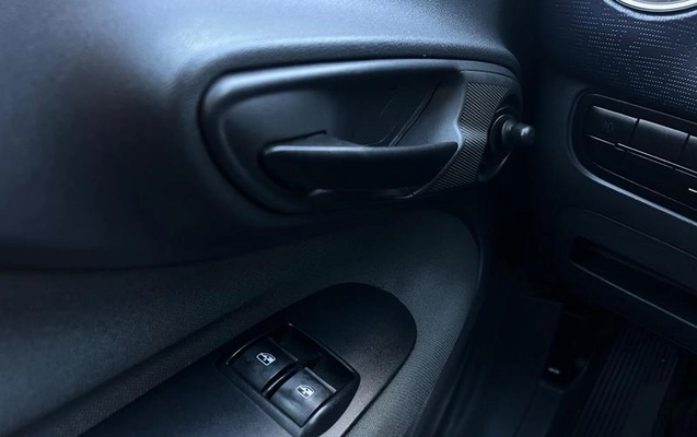 imagem-https://www.socarrao.com.br/sc-vehicle-images-prod/955794/1786027287921-7431771_8_B_9c6261453c.jpeg
