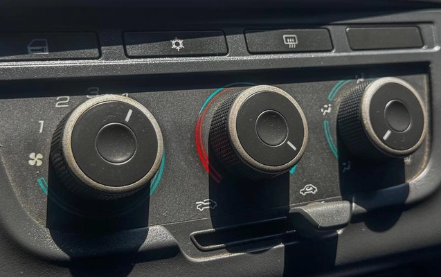 imagem-https://www.socarrao.com.br/sc-vehicle-images-prod/955808/1785954110181-7801230_11_B_b97987a66c.jpeg