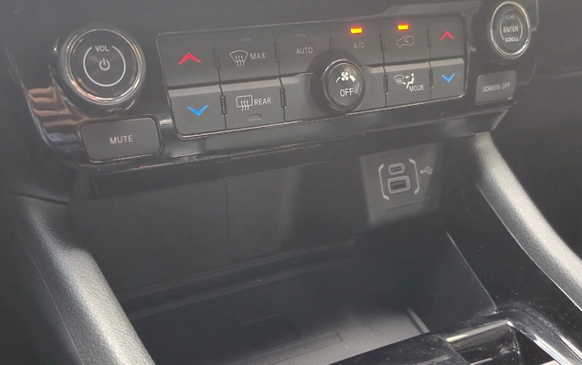 imagem-https://www.socarrao.com.br/sc-vehicle-images-prod/955949/1774369242513-ZmRlZDVlOTUtMGYwZS00ODEyLTkyZjktMGE3NTFkZWZhNzBjLmpwZWc.jpeg