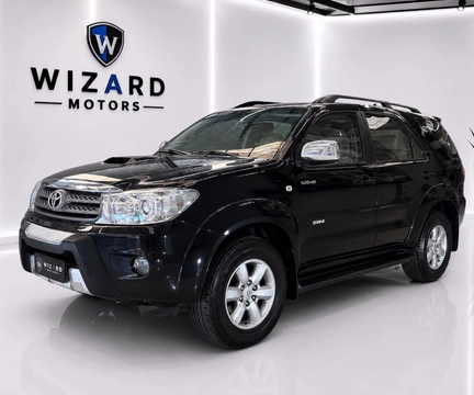 Toyota Hilux SW4 2010 Preto — foto 1 de 3