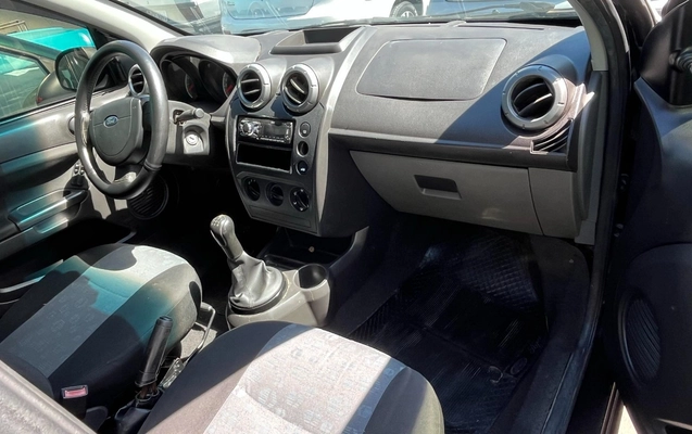 imagem-https://www.socarrao.com.br/sc-vehicle-images-prod/956478/1774379075226-NWNkYzc0OWMtODE1NC00MjU1LWE4ODUtOWQzMjgwMzgyNDgwLmpwZw.jpg