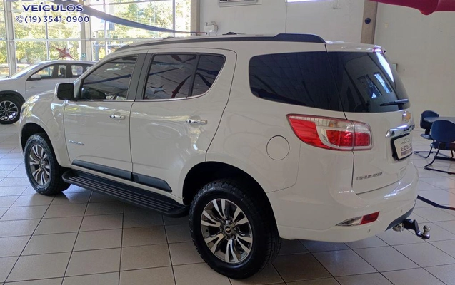 imagem-https://www.socarrao.com.br/sc-vehicle-images-prod/956535/1778587578819-1221654.jpg