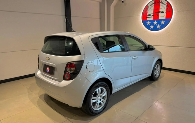 imagem-https://www.socarrao.com.br/sc-vehicle-images-prod/957595/1786642675292-39d844ed-7d65-4794-8be7-567e47bfd6f9.jpg