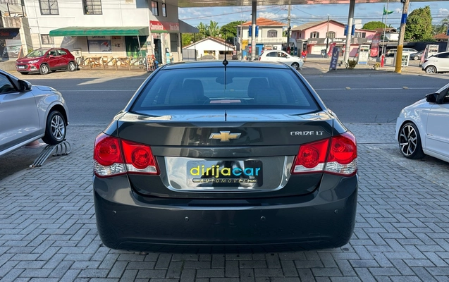 imagem-https://www.socarrao.com.br/sc-vehicle-images-prod/957609/1774439022408-a4ba1889-fba8-4e9b-953d-c3c90bebf352.jpeg