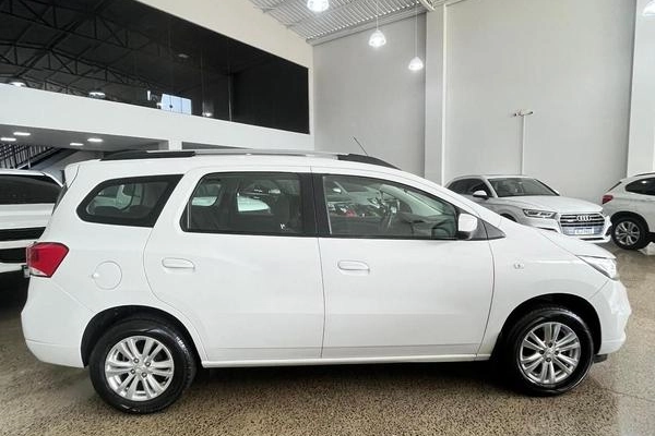 imagem-https://www.socarrao.com.br/sc-vehicle-images-prod/957610/1782996072785-7928501_5_B_3e07517039.jpeg