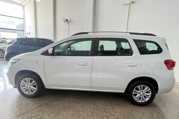 imagem-https://www.socarrao.com.br/sc-vehicle-images-prod/957610/1782996072785-7928501_6_B_938ceeb103.jpeg