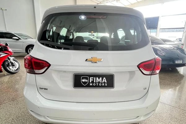 imagem-https://www.socarrao.com.br/sc-vehicle-images-prod/957610/1782996072785-7928501_7_B_d348056921.jpeg