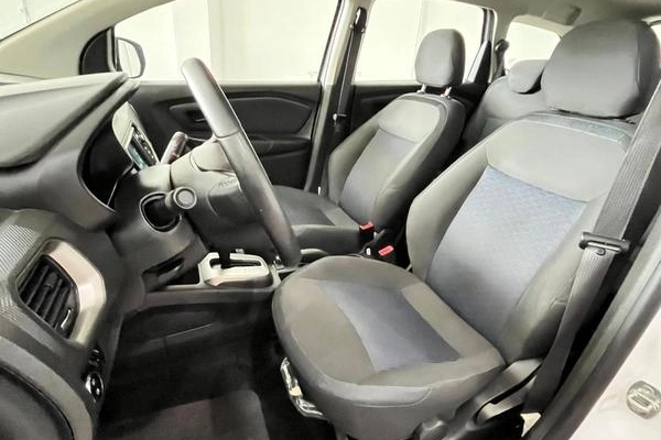 imagem-https://www.socarrao.com.br/sc-vehicle-images-prod/957610/1782996072792-7928501_12_B_5320d60200.jpeg