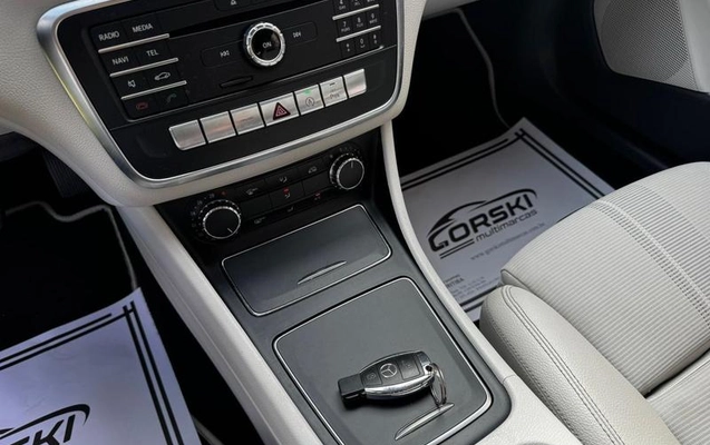 imagem-https://www.socarrao.com.br/sc-vehicle-images-prod/957821/1789071392034-7928465_7_B_6b9d50a90d.jpeg
