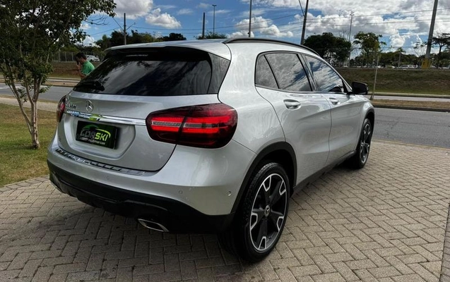 imagem-https://www.socarrao.com.br/sc-vehicle-images-prod/957821/1789071392045-7928465_17_B_35047b7e16.jpeg