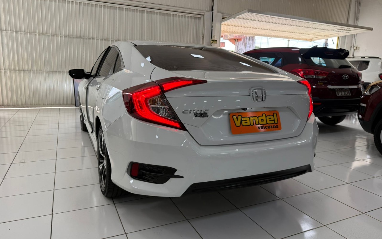 imagem-https://www.socarrao.com.br/sc-vehicle-images-prod/957987/1774443616161-V2hhdHNBcHAgSW1hZ2UgMjAyNi0wMy0yMyBhdCAxNC40Mi40MSAoMSkuanBlZw.jpeg