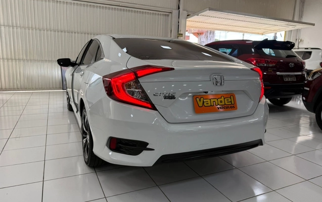 imagem-https://www.socarrao.com.br/sc-vehicle-images-prod/957987/1774443616161-V2hhdHNBcHAgSW1hZ2UgMjAyNi0wMy0yMyBhdCAxNC40Mi40MSAoMSkuanBlZw.jpeg