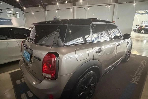 imagem-https://www.socarrao.com.br/sc-vehicle-images-prod/958269/1789491537866-7929370_3_B_1f9b7996a6.jpeg