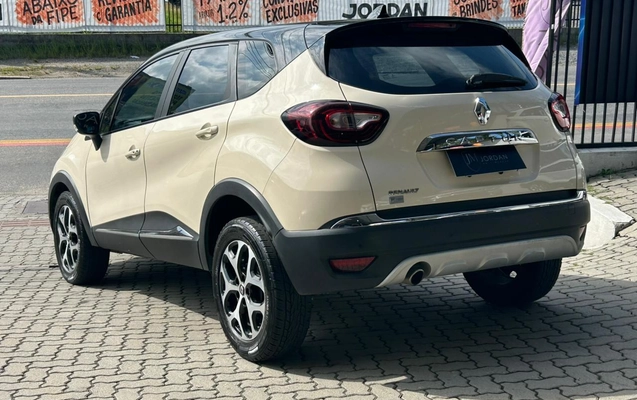 imagem-https://www.socarrao.com.br/sc-vehicle-images-prod/958365/1789505303057-003_804f0c6c0c1048f4b6f3960b4ff047e9.jpeg